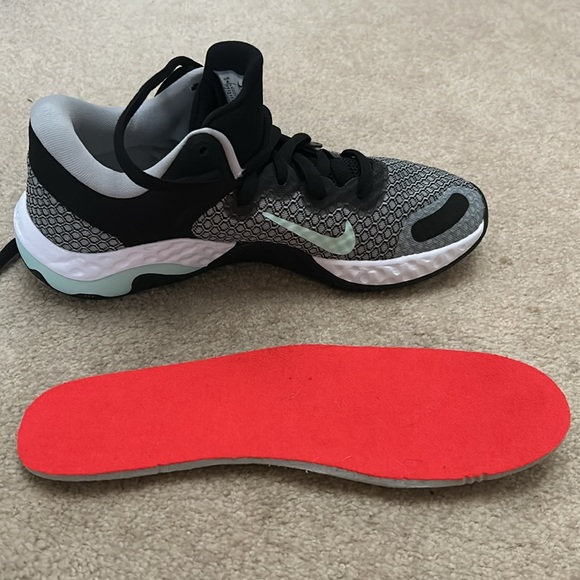 Nike Shoes - Picture 11 of 11